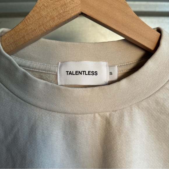 NEW TALENTLESS WOMENS CROP DART LIGHTWEIGHT CEMENT CREWNECK SZ SMALL S - Picture 5 of 6